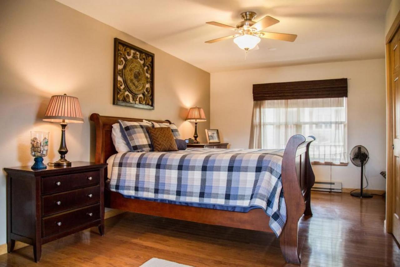 Twin Owls Lodge, Great For Families Master Bedroom, Loft, Full Kitchen, Dogs Ok Hébergement de vacances