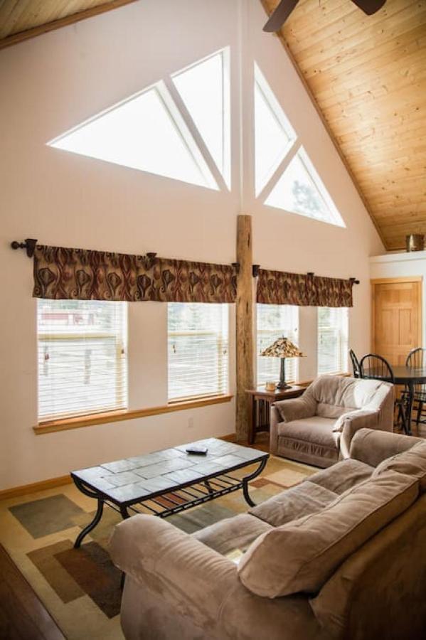 Twin Owls Lodge, Great For Families Master Bedroom, Loft, Full Kitchen, Dogs Ok Hébergement de vacances *