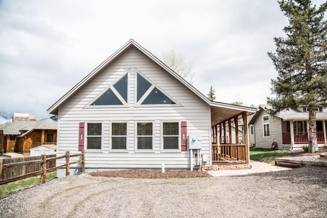 Twin Owls Lodge, Great For Families Master Bedroom, Loft, Full Kitchen, Dogs Ok *